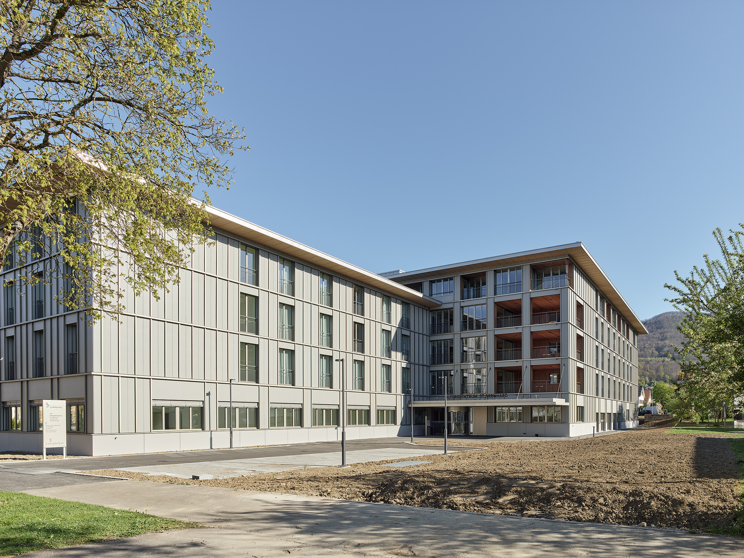 Ahp0068 AIQ4 008631 J2560